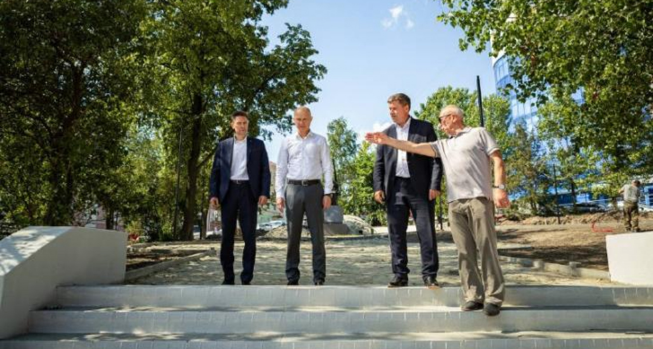 В Курске преобразят три ключевых общественных пространства: установили 18 опор освещения в сквере Спутник