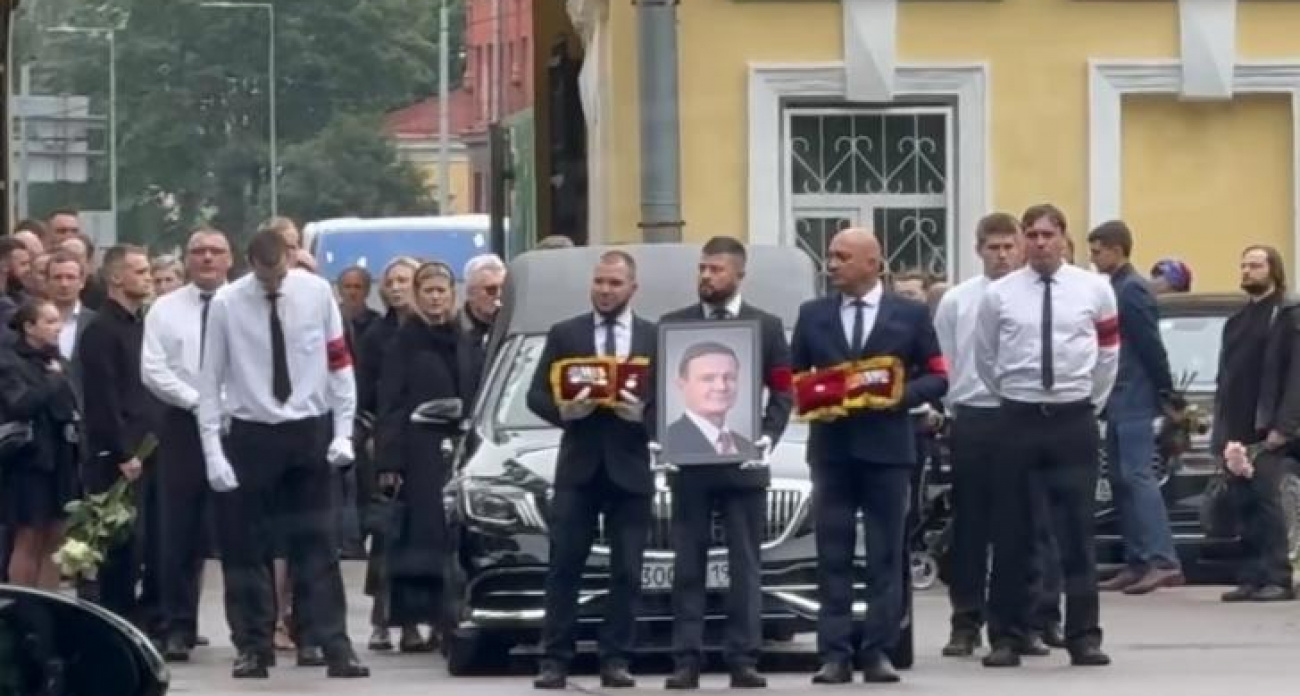 Экс-министра транспорта Старовойта хоронят на Смоленском кладбище через 4 дня после загадочной смерти