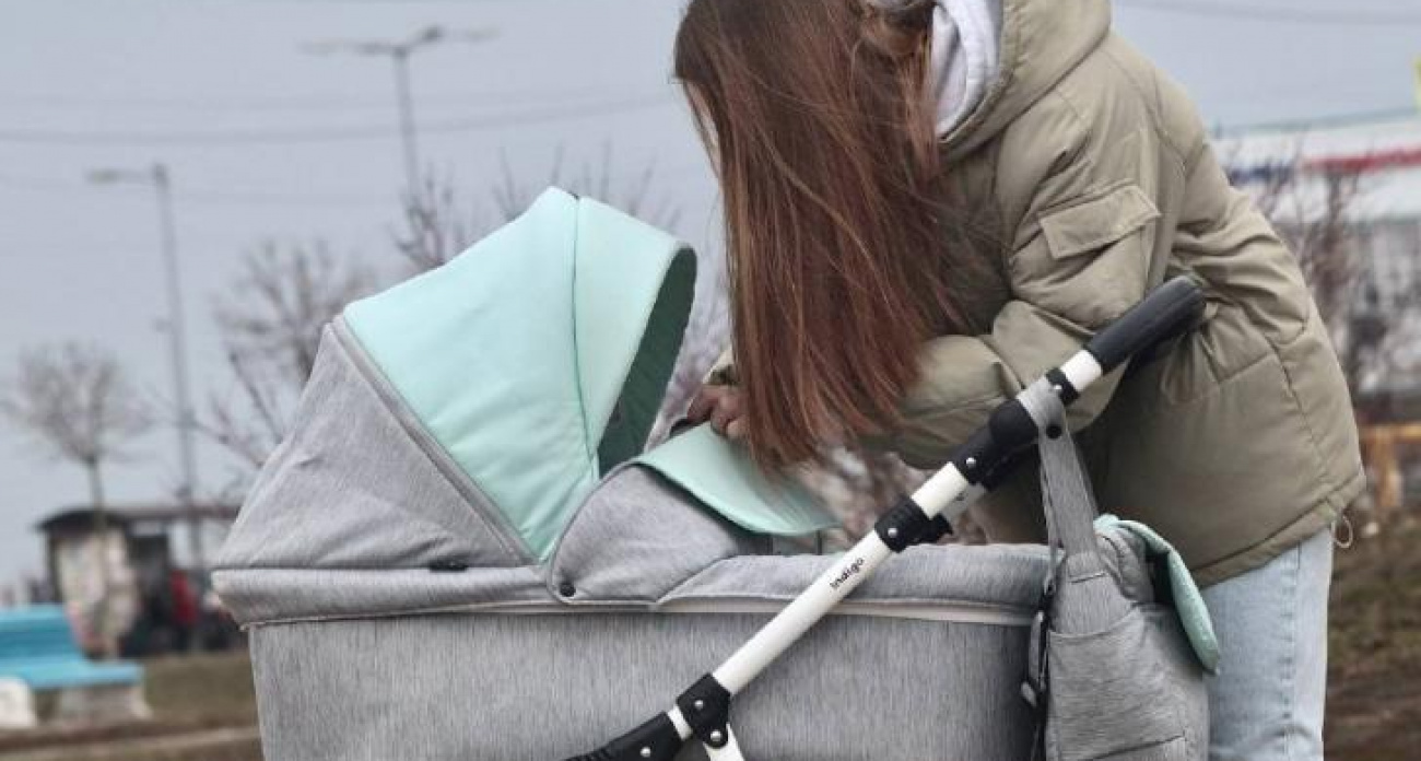 В Курске открыли бесплатный прокат колясок и автокресел для семей военных и многодетных