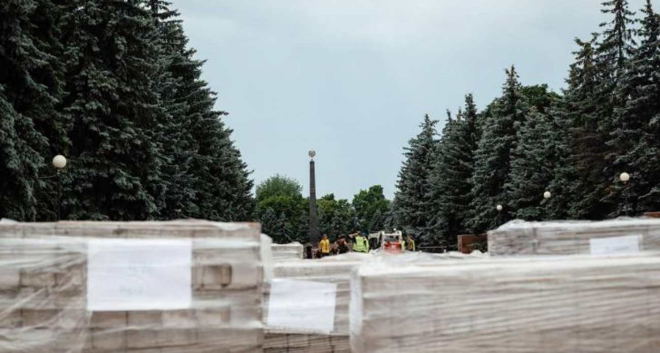 В Курске срочно ремонтируют военные мемориалы к годовщине Курской битвы