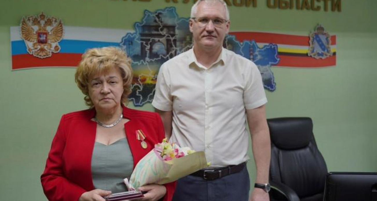 Добровольцы из "Второй жиZни" получили медали "Защитник Курской области" за помощь военным