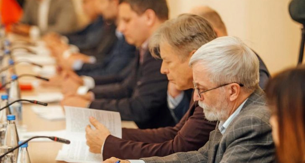 Хинштейн ликвидировал 37 экспертов и дрон атаковал АЗС в Курске: главные новости за 22 июля