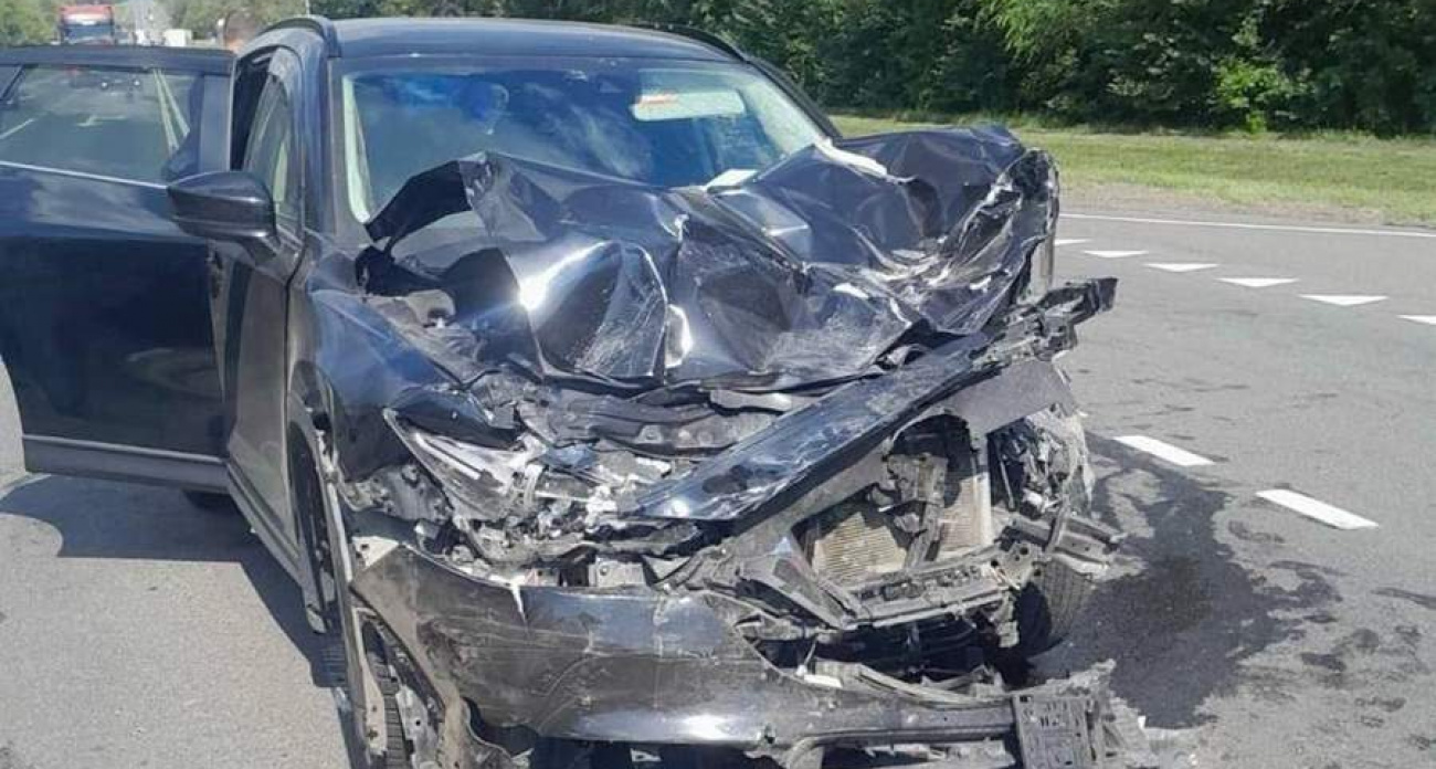 Смертельное столкновение Mazda и ВАЗа на трассе М-2 "Крым": погибли двое мужчин