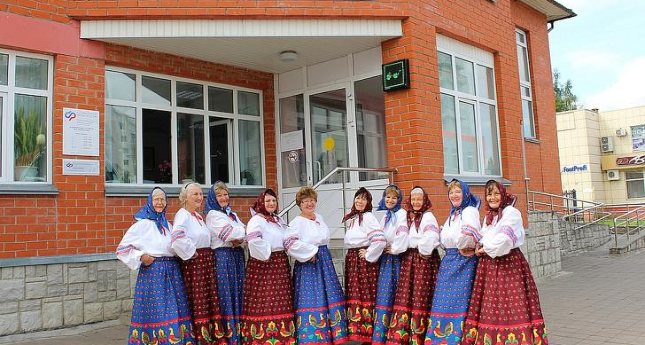 В Курской области открылись 13 Центров общения для пенсионеров с компьютерами и библиотеками