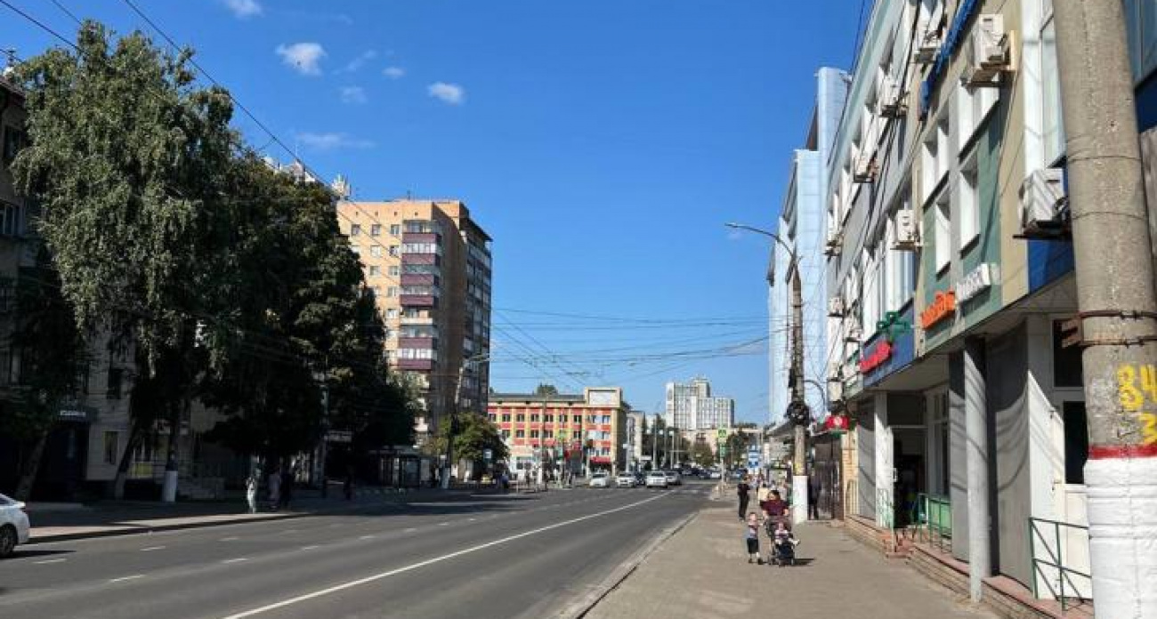 На Радищева у дома №117А поставили камеру против нарушителей парковки, создающих пробки