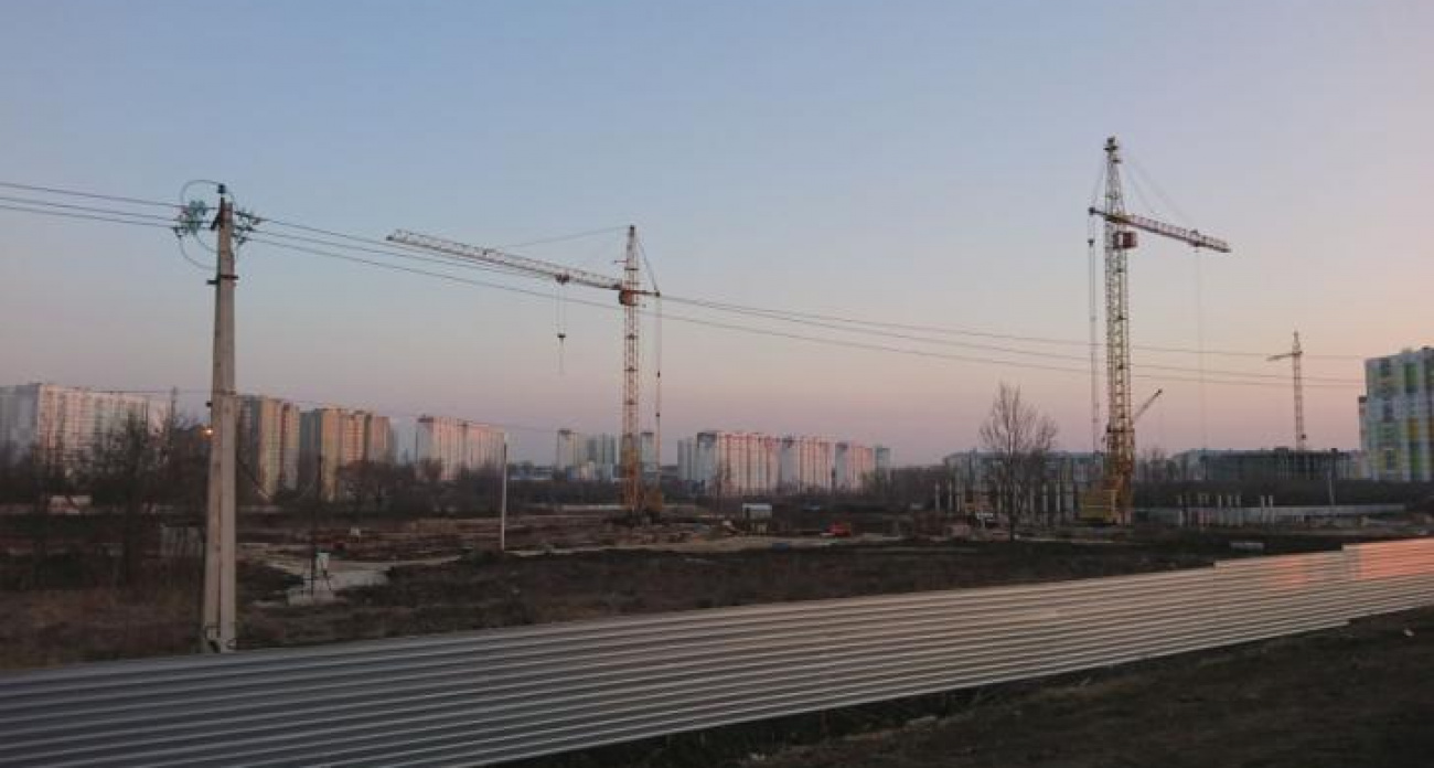 "Много строят, но жилья нет": в Курской области подрядчики бесконечно переносят сдачу домов