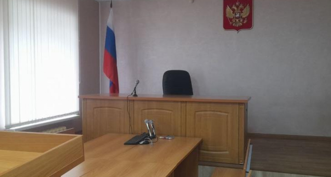 69-летняя курянка получила скидку на штраф за поджог железнодорожного оборудования по переписке