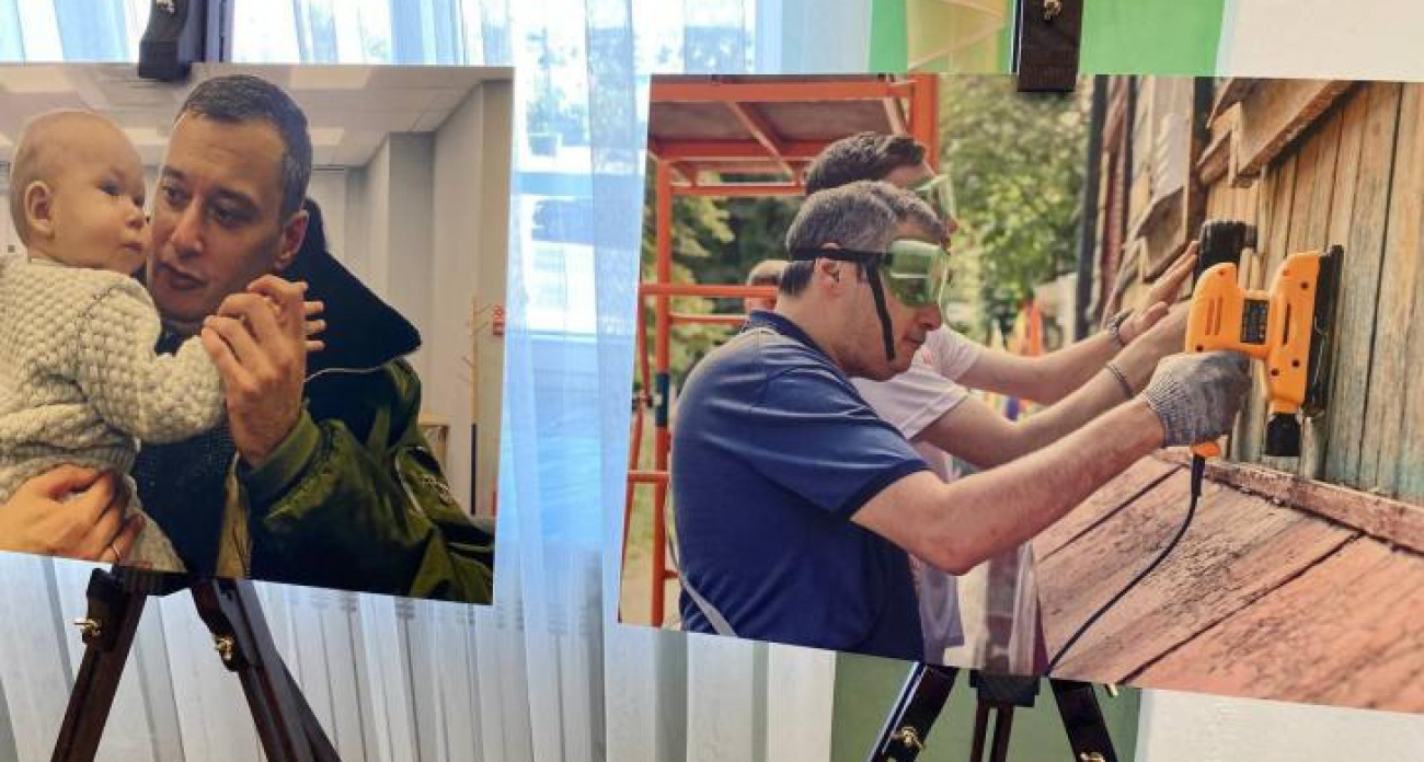 В фойе Свиридовского развернули выставку фотографий Хинштейна с детьми и ранеными перед его инаугурацией