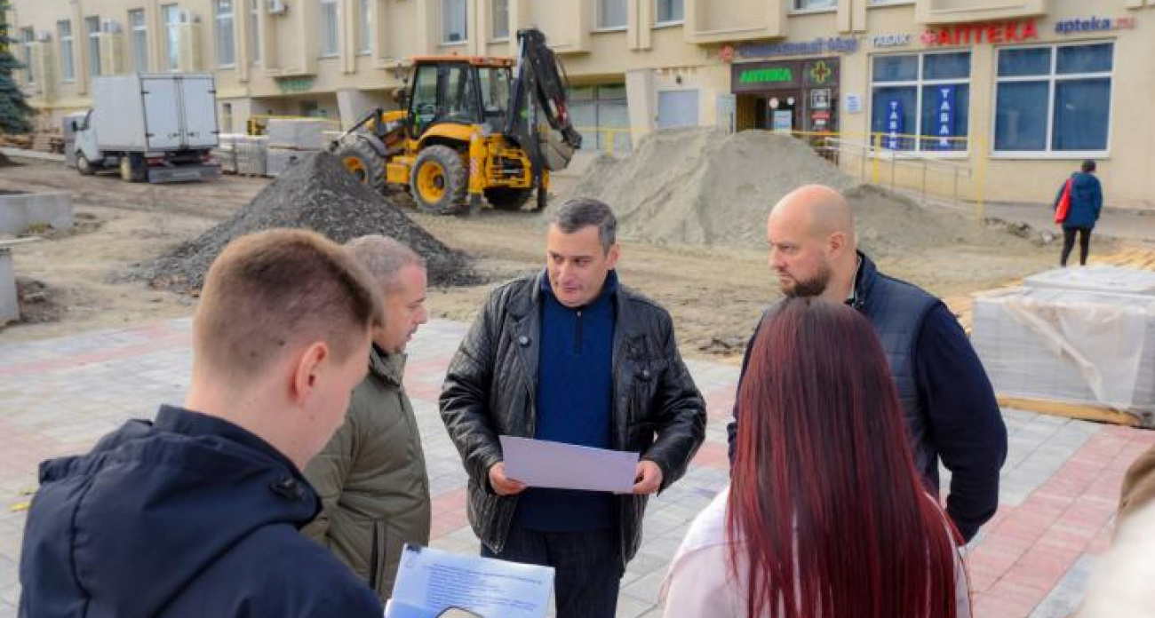 Статуя Куряночка появится среди 30 деревьев и 230 кустарников до Нового года