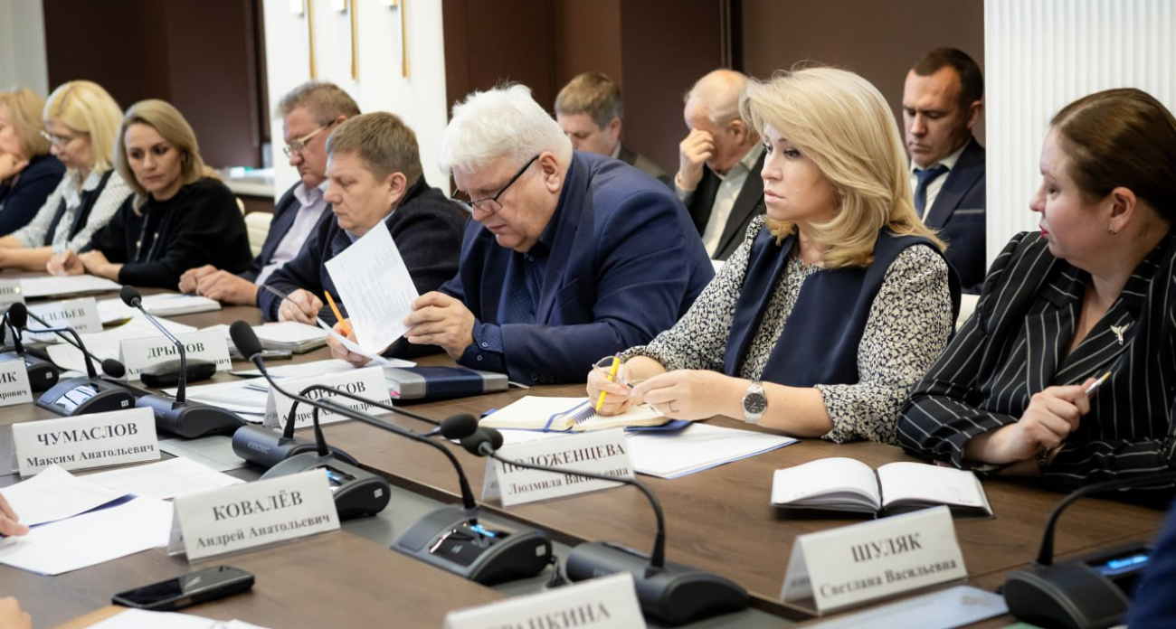 Мэр Курска выделил троих глав округов за работу с жителями во время отопительного сезона