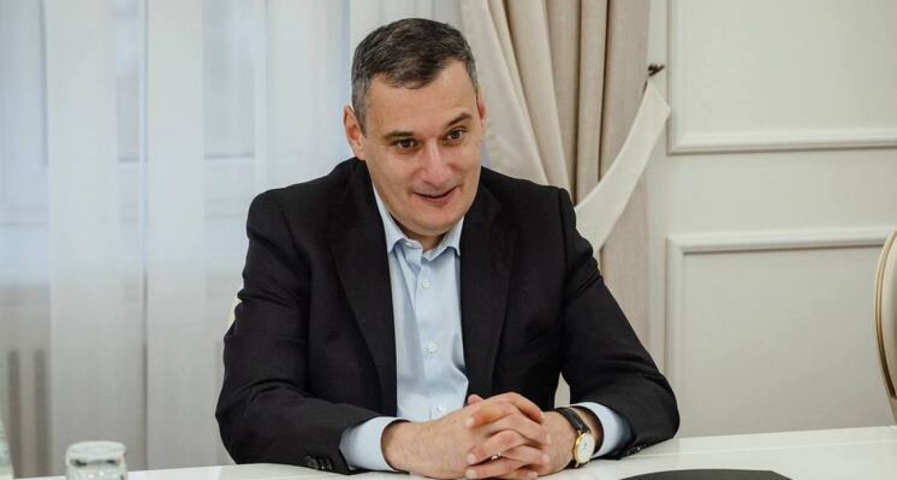 Губернатор Хинштейн отмечает 51-летие: как он завоевал доверие курян в самое трудное время