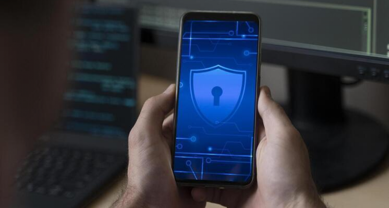 «Перерегистрация SIM-карты»: мошенники выманивают у курян паспортные данные и коды из SMS