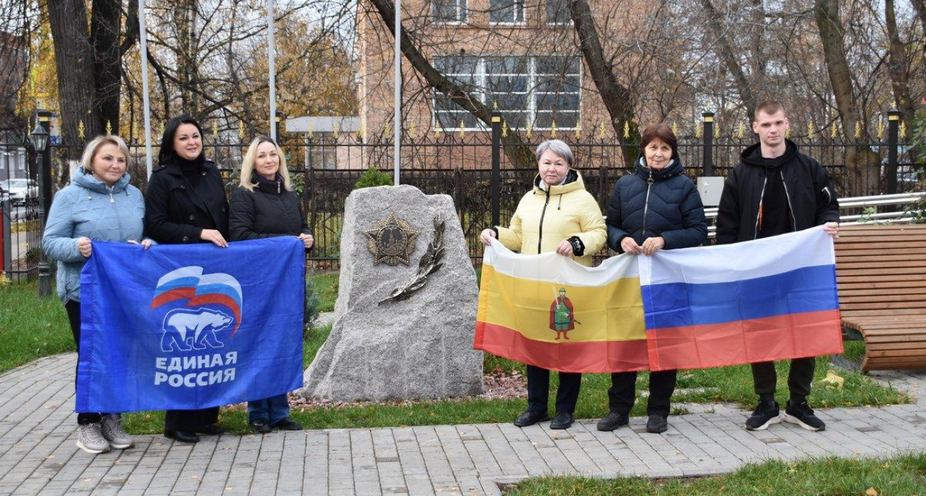 Библиотекари везут в Курск Есенина и мочалки от долгожителей: 59-я волна рязанских добровольцев