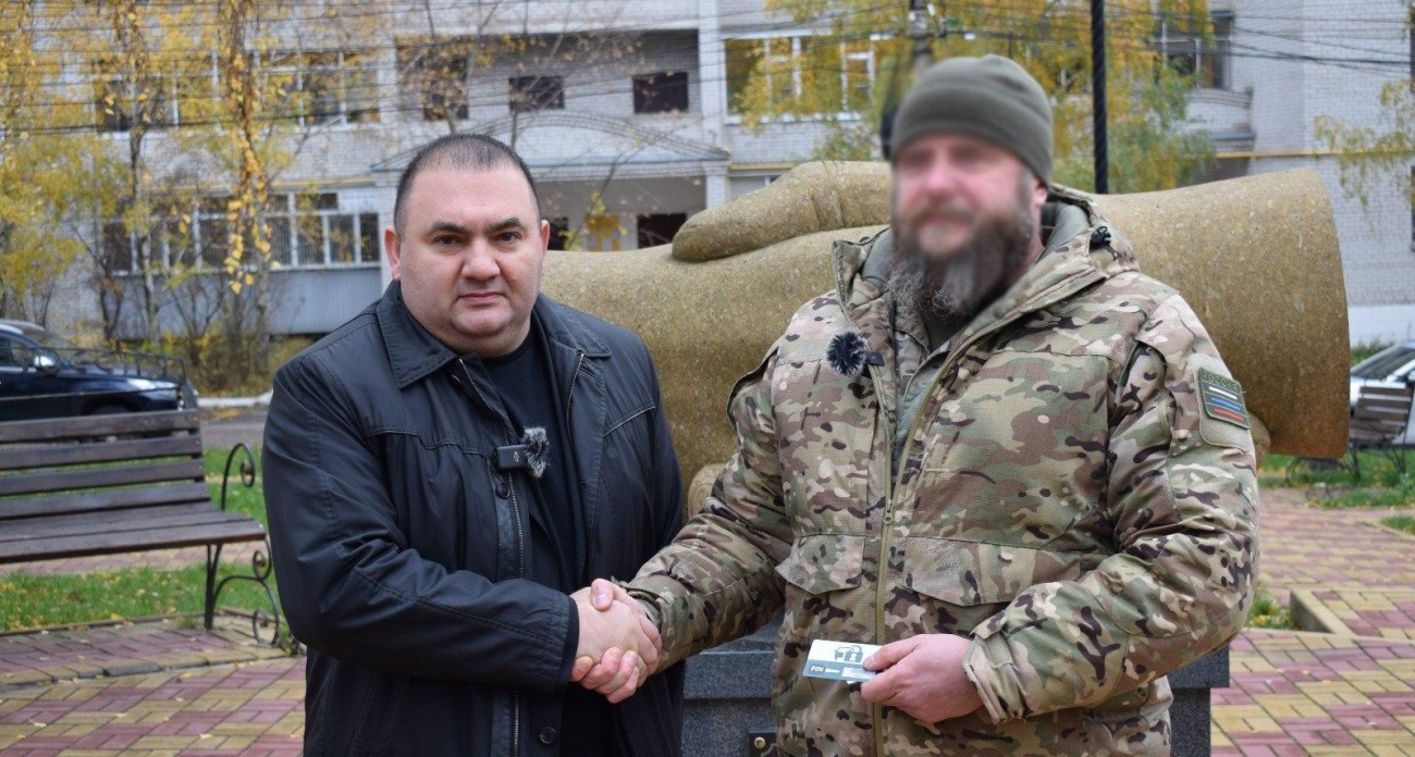 УАЗ «Патриот» для фронта: армянская община Курска передала бойцам уже третий автомобиль