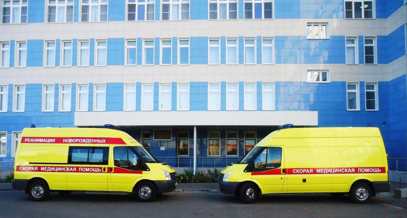 Беременные идут пешком: Хинштейн требует парковку у курского перинатального центра