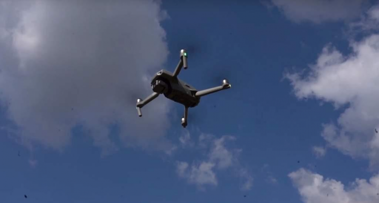 Дрон ВСУ атаковал движущийся автомобиль с ребенком в Курской области