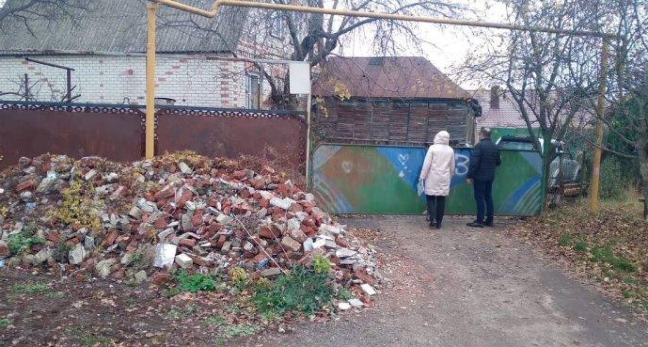 Три дома превратили улицу в Курске в свалку: жильцам вручили официальные уведомления