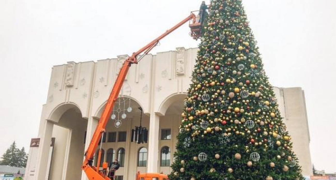 Курск украсят к Новому году 1 декабря, пока Белгород и Орёл празднуют с ноября