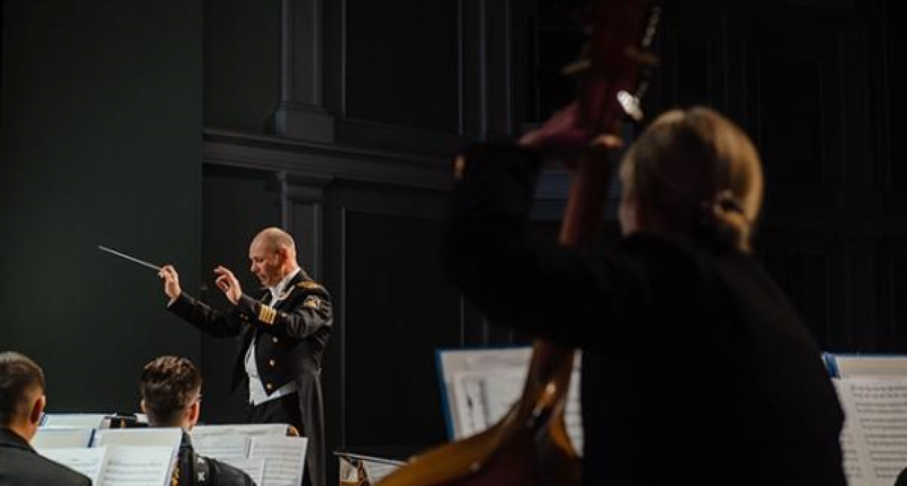 «Светится щедростью русской солнце»: оркестр ВМФ вернет легендарный вальс поезда «Соловей» в Курск