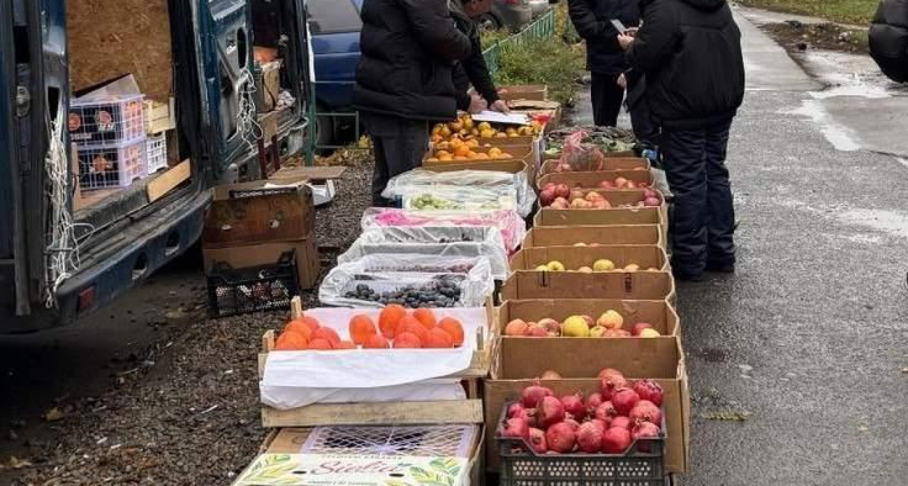Рейд на Харьковской: курских торговцев фруктами и молоком ловят по жалобам жителей