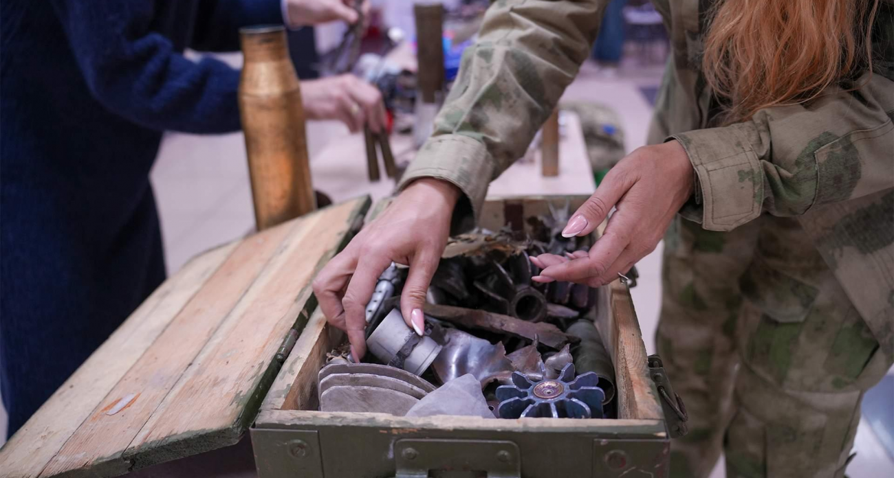 От американских винтовок до колумбийских кепок: что оставили наемники НАТО в курских блиндажах