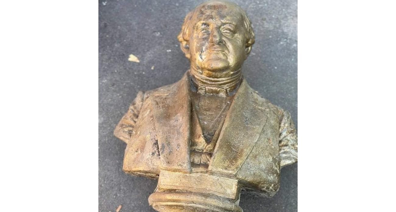 Бюст основоположника русской актерской школы Щепкина спасли из-под обстрелов ВСУ в Курской области