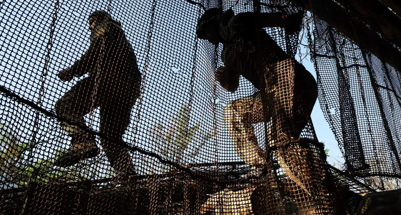 «Есть гражданская одежда?»: военные ВСУ бросали автоматы и бежали из Курской области под видом мирных