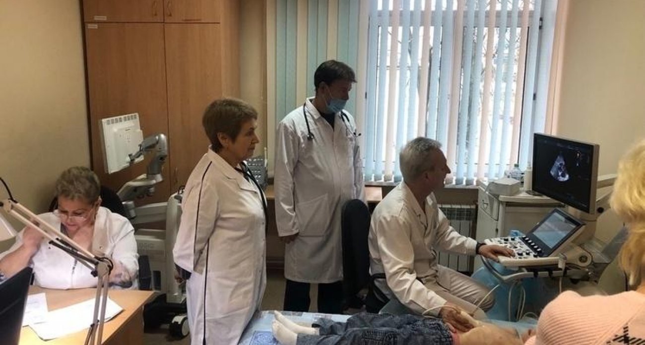 Хирурги Шумаковского центра осмотрели 277 курян: лечение в Москве проведут бесплатно