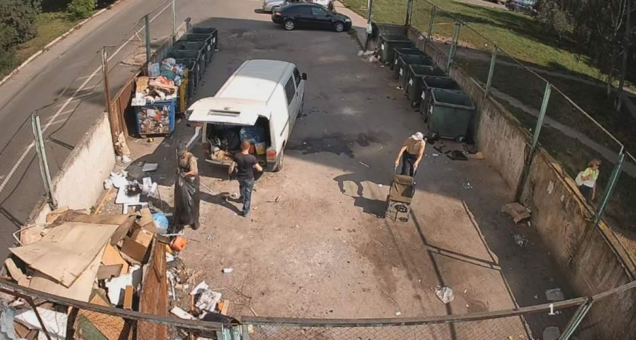 Камеры засекли курян с покрышками и стройхламом: пятеро заплатят по 10 тысяч рублей