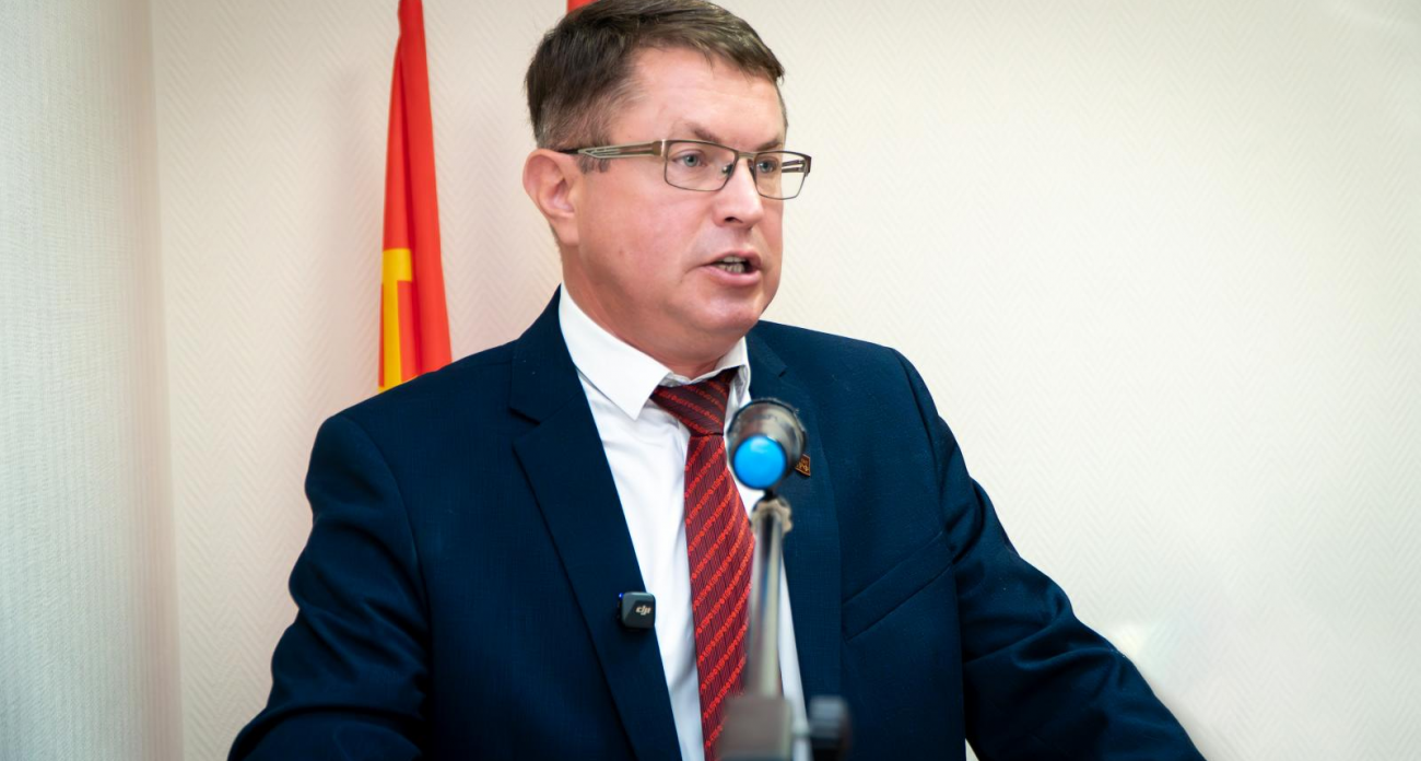 «Дерьмо по киноплёнке размазали»: депутат КПРФ призвал Усманова вложить деньги в Курскую область вместо сериала