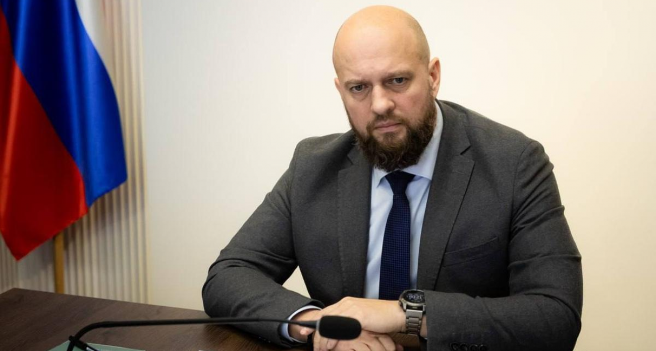 Фонари включаются когда хотят: мэр Курска взял на контроль освещение у больницы и в парке