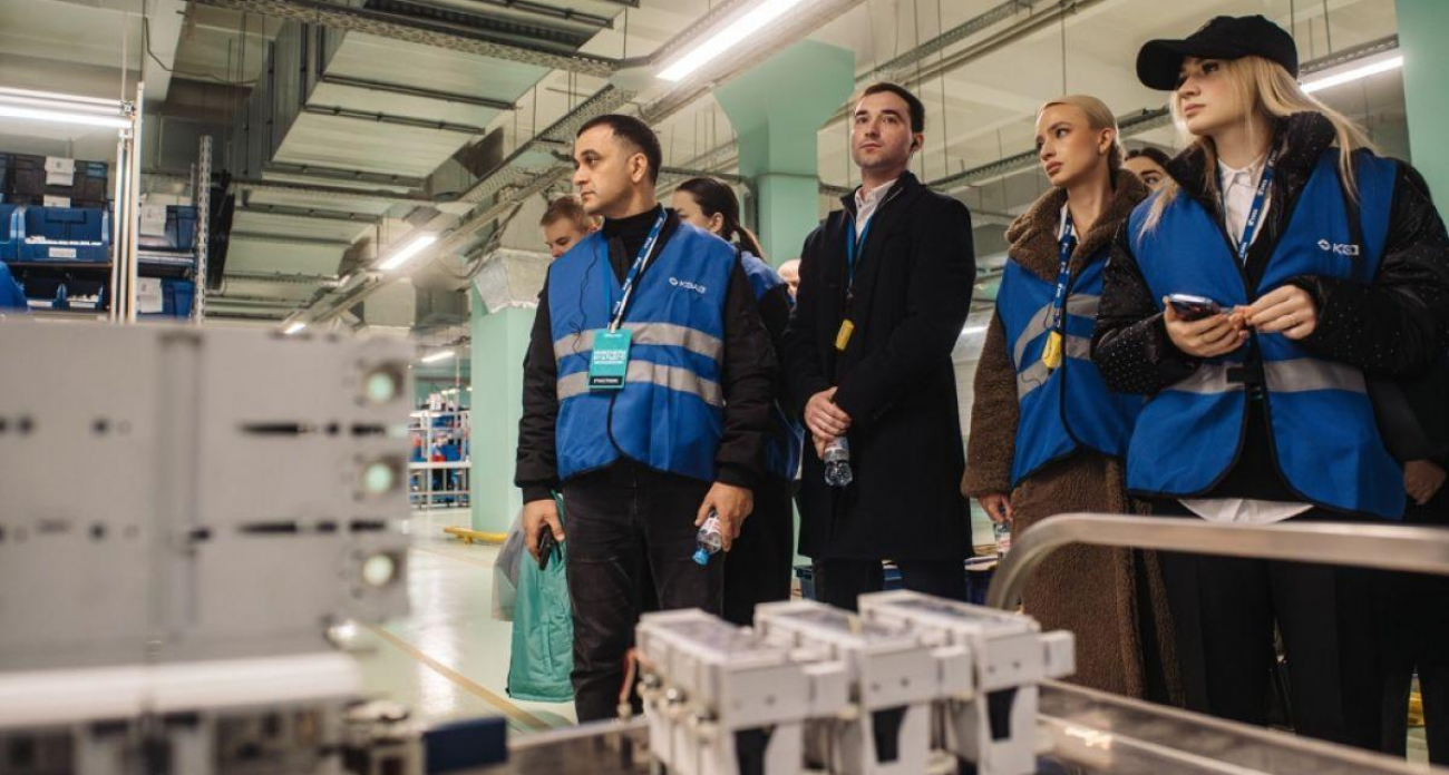 Студенты курских вузов увидели производство для метро, АЭС и космодромов на заводе