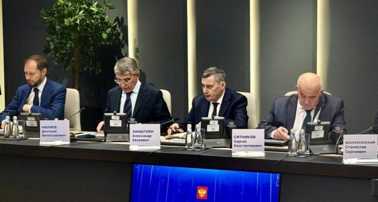 Хинштейн требует ужесточить отбор подрядчиков на фоне освоения 17,5 млрд рублей