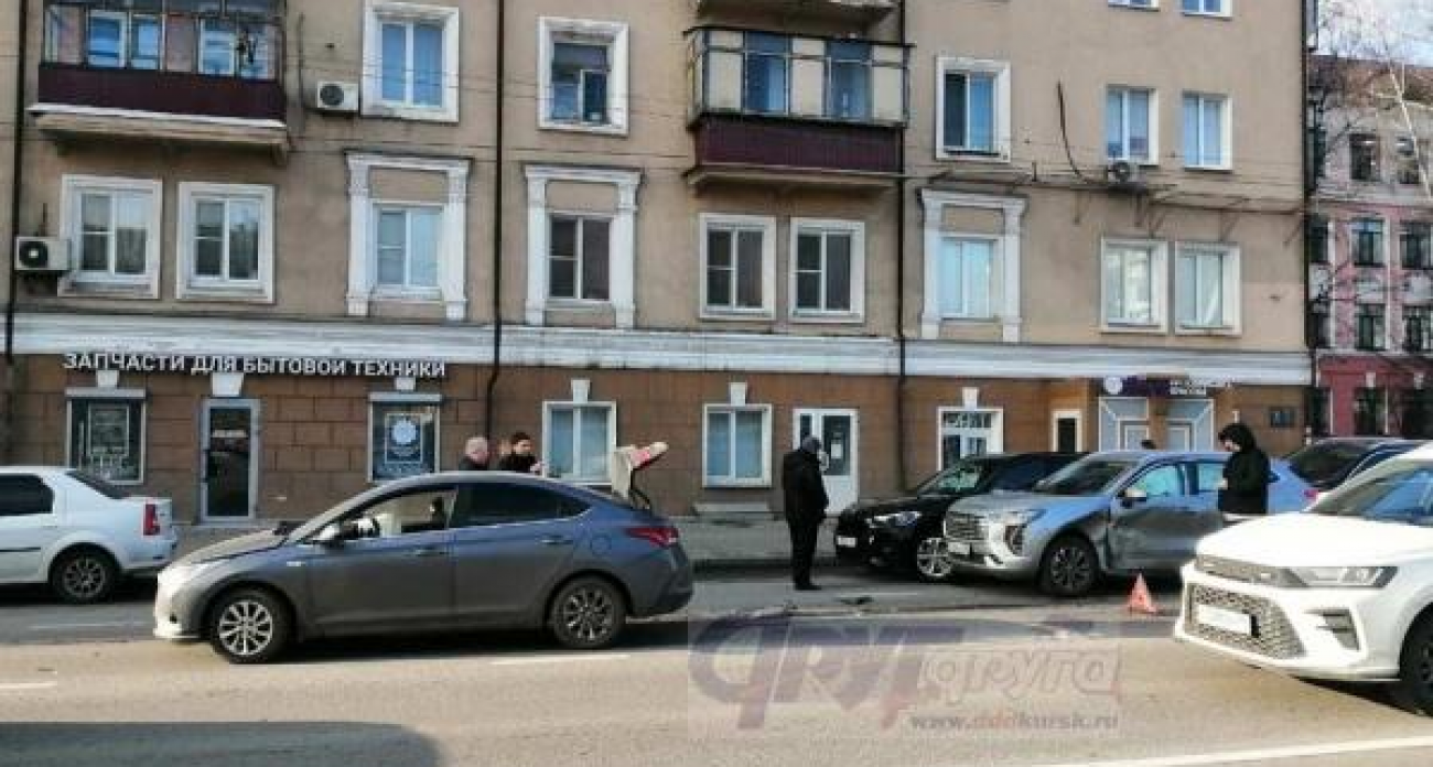Серьезное ДТП у стадиона «Трудовые резервы»: одна машина разбита вдребезги