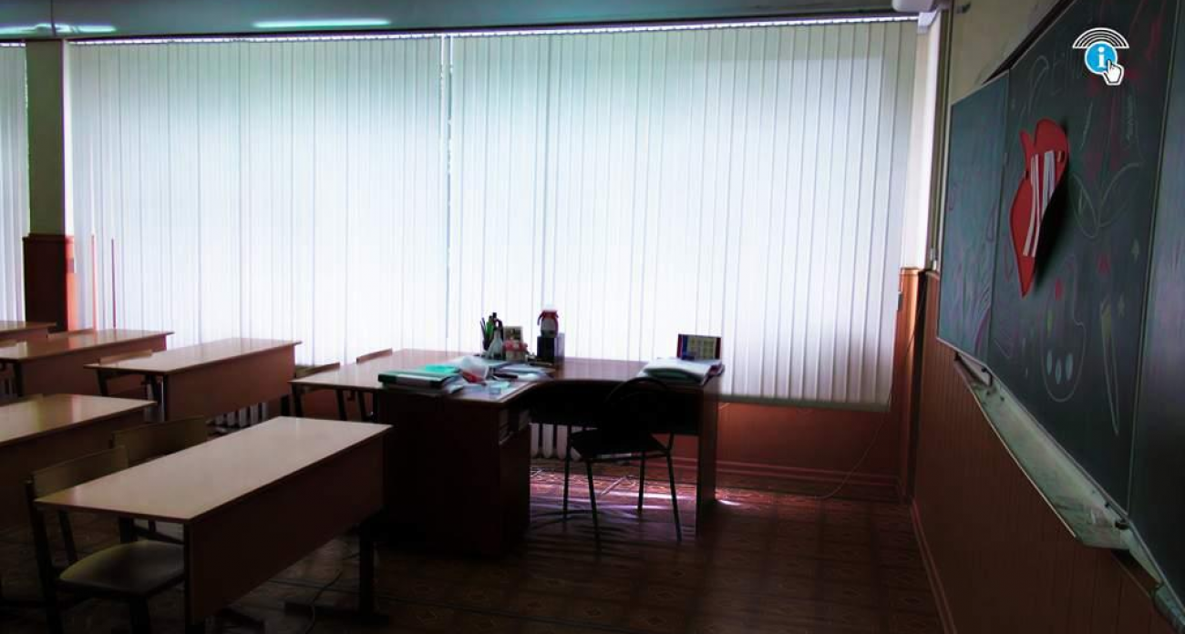 Учителя Курской школы требуют через суд 4,5 млн рублей из-за спора о расчете МРОТ