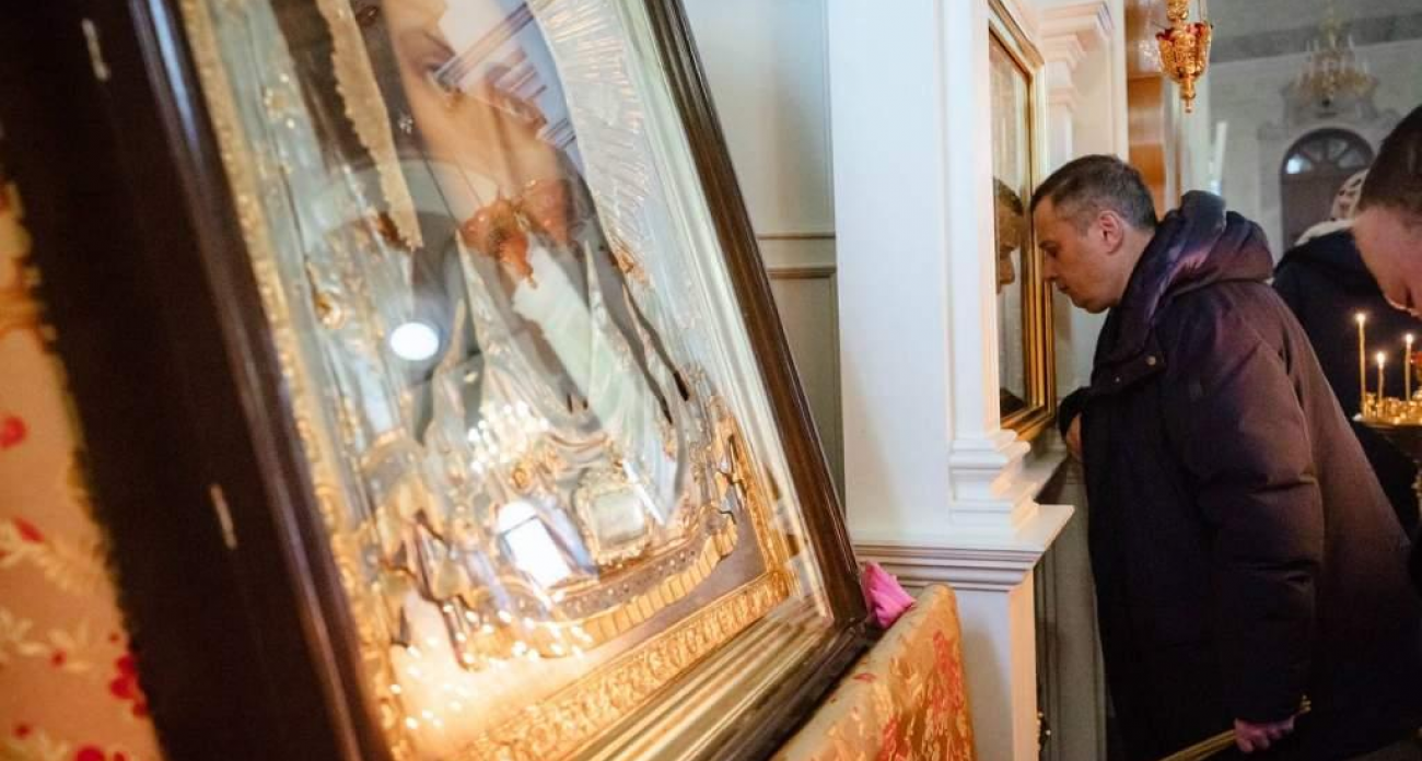 Хинштейн помолился о преодолении испытаний для курян в начале Рождественского поста