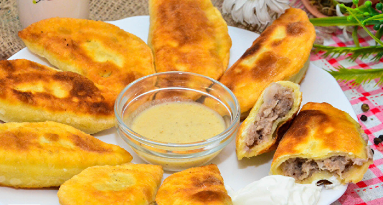 Посикунчики: сочные мясные пирожки, которые раньше на праздники готовили в деревнях, а теперь угощают спецпосланника Трампа Уиткоффа