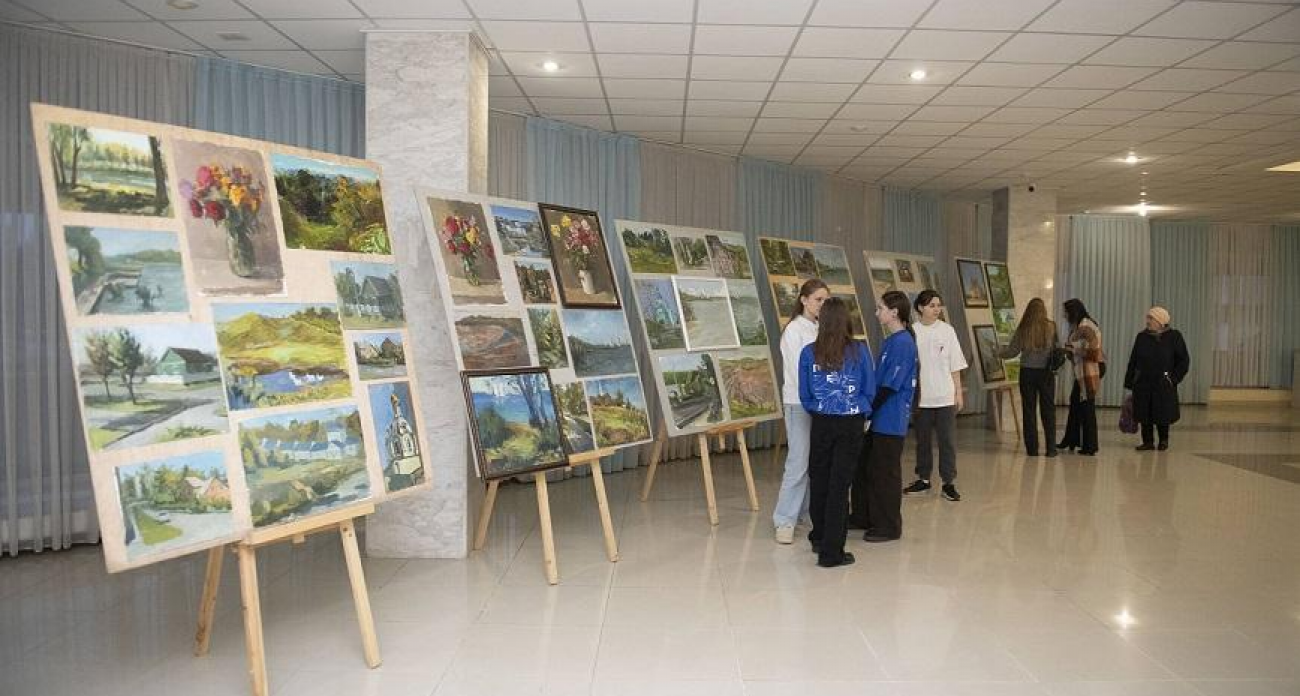 Более 300 картин за один пленэр: художники из России и Беларуси показали Курскую область