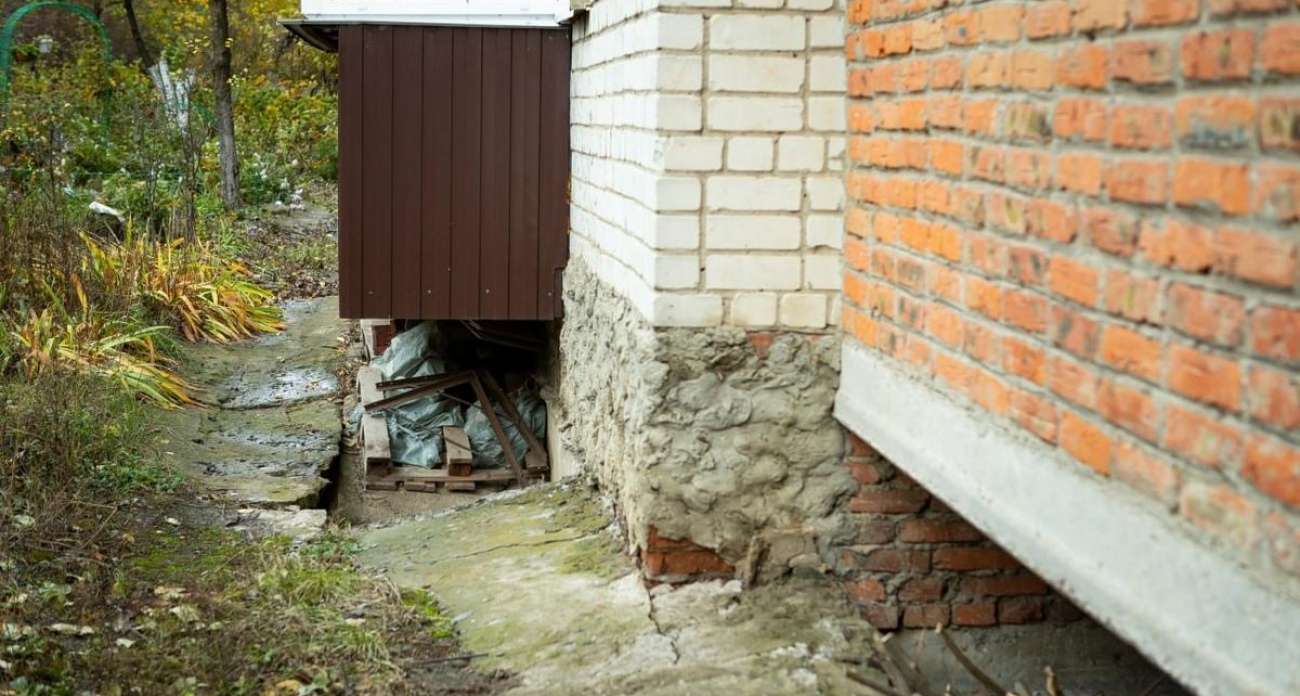 Три УК лишились лицензий в Курске: губернатор поручил проверить ЖЭУ «Волокно» после жалоб жителей