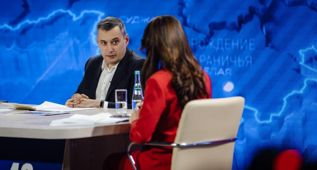 Более 4 тысяч обращений за один эфир: Хинштейн ответил 20 курянам в прямом эфире