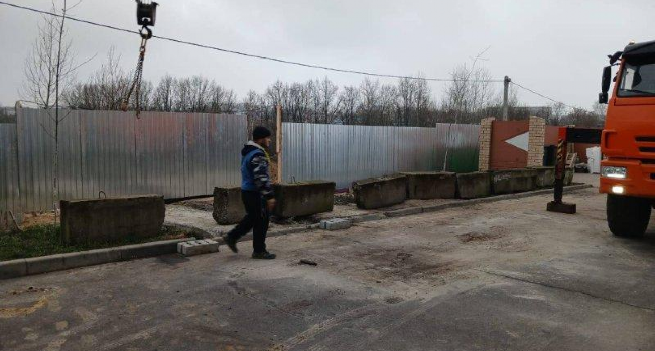 Губернатор Курска остановил стройку: застройщик гонял технику через жилой двор