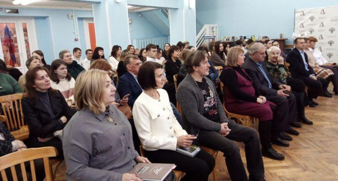 Курск представил 600 новых книг на выставке «Курская книга — 2025»