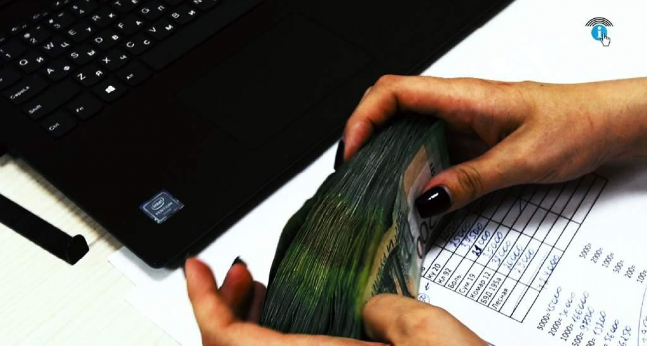 Курск выплатит детские пособия и пенсии до 26 декабря вместо каникул