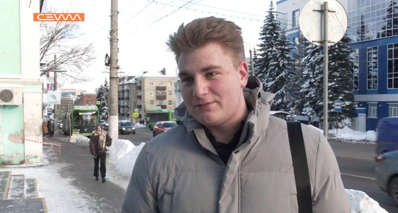 «Здоровья и мирного неба»: куряне поздравляют друг друга с Новым годом