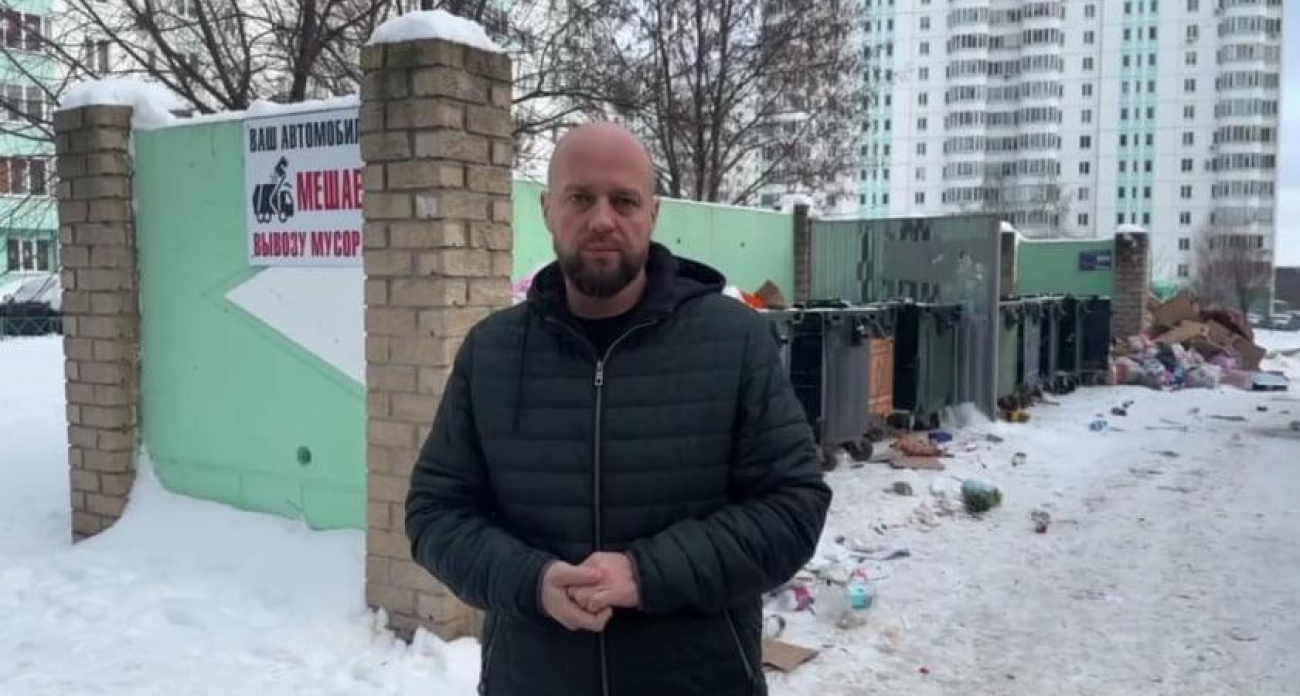 Припаркованные машины блокируют мусоровозы: глава Курска призвал к ответственности