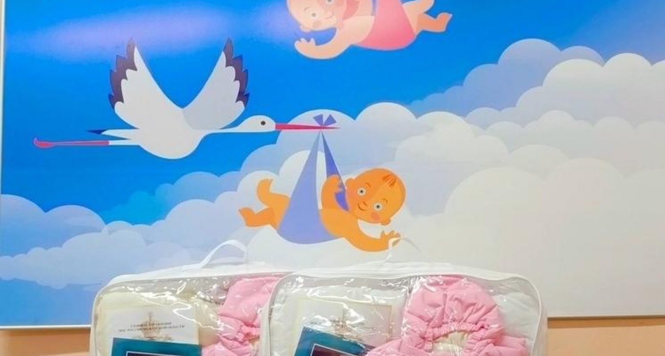 «Аделина и Дарина»: первая двойня 2026 года родилась в Железногорске и получила документы за 3 дня