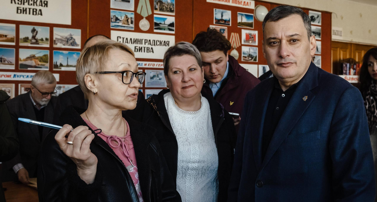 «В интересах детей, а не чиновников»: министр культуры срочно выезжает в ДК, где 9 учеников лишились любимого преподавателя