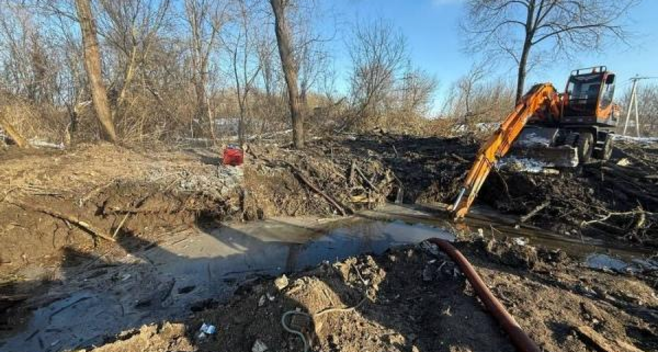 В Курске остановили слив канализации в Тускарь: река спасена после прорыва коллектора