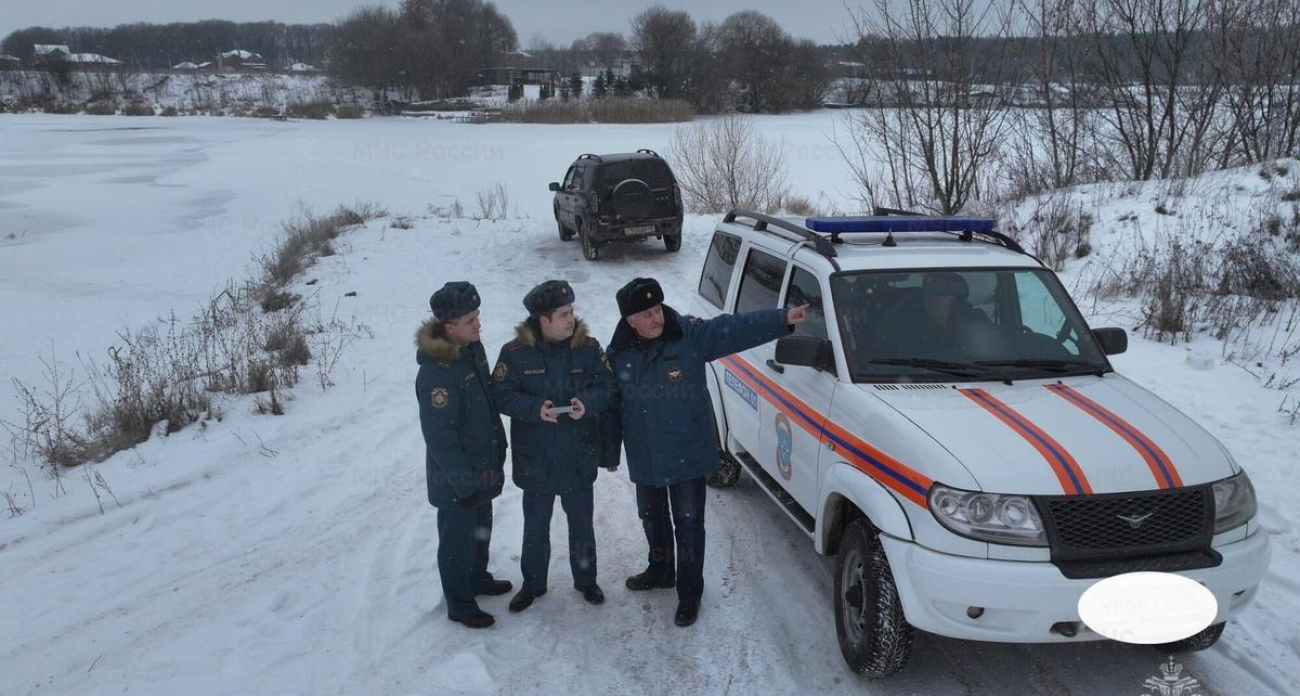 Дроны МЧС засекли опасные промоины и лёд толщиной всего 2 см на реке Сейм в Курске