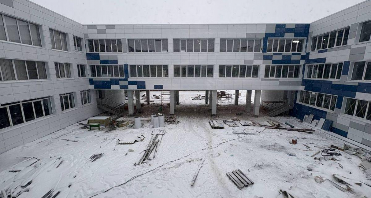 «СпецРегионГарант» рискует попасть в черный список после срыва двух сроков ремонта школы 1990 года в Курской области